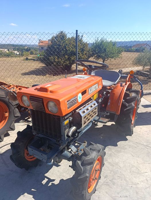 Kubota B5000, 4x4, com frese