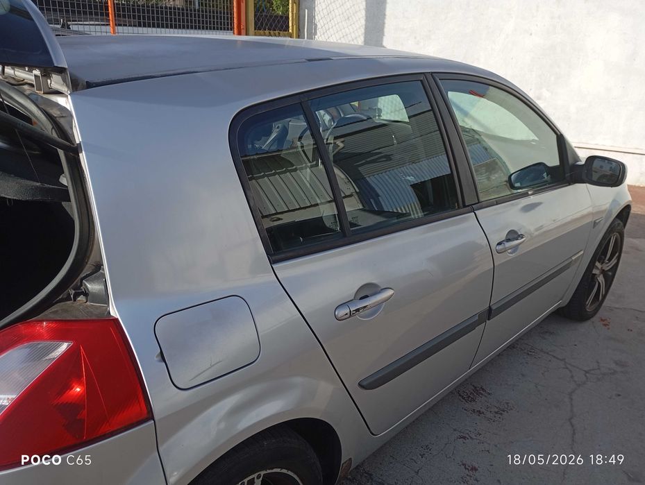 RENAULT Megane do ano 2005 mês 07 , em perfeitas condições