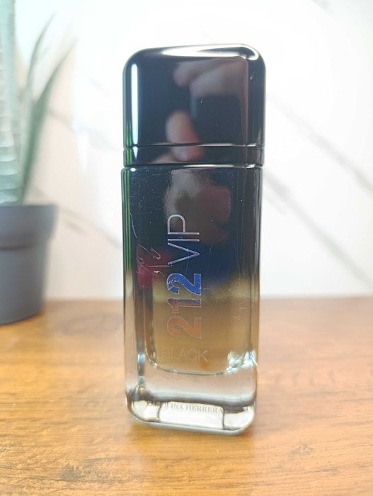 Carolina Herrera 212 VIP Black оригінал