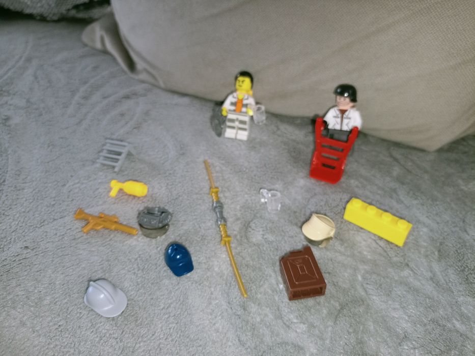 2 figurki LEGO +akcesoria
