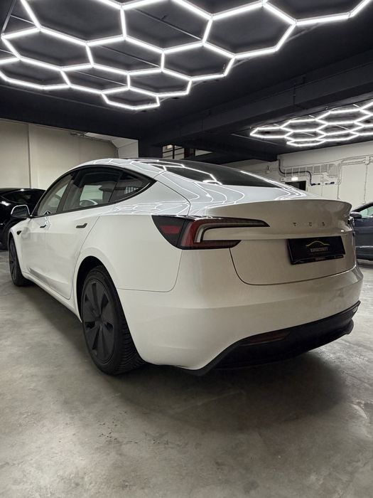 Tesla Model 3 Sr Highland