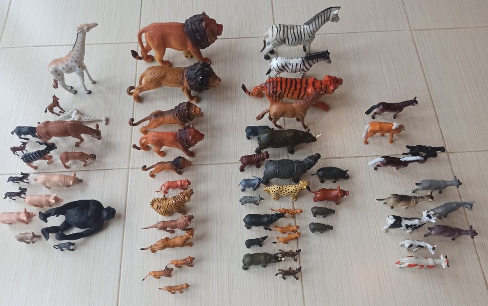 Figurki zwierząt (62szt.)-zabawki -guma, plastik.
