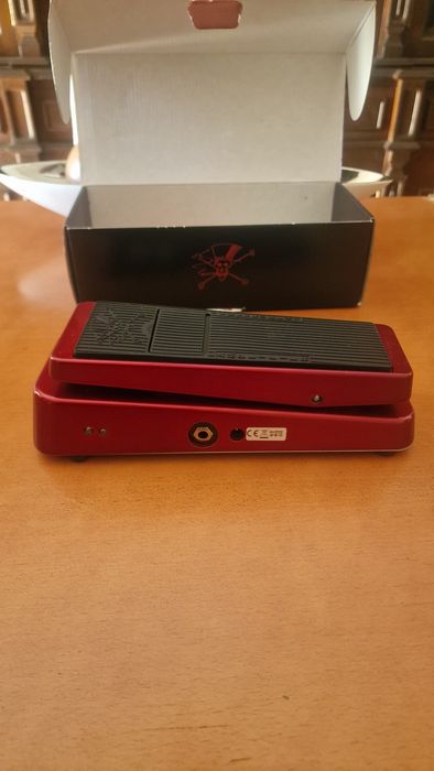 Pedal Cry Baby Slash SW-95 + adaptador