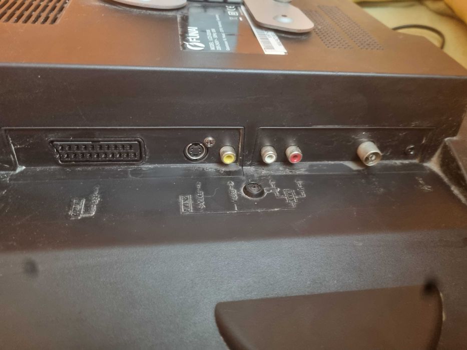 Monitor tv sprawny.