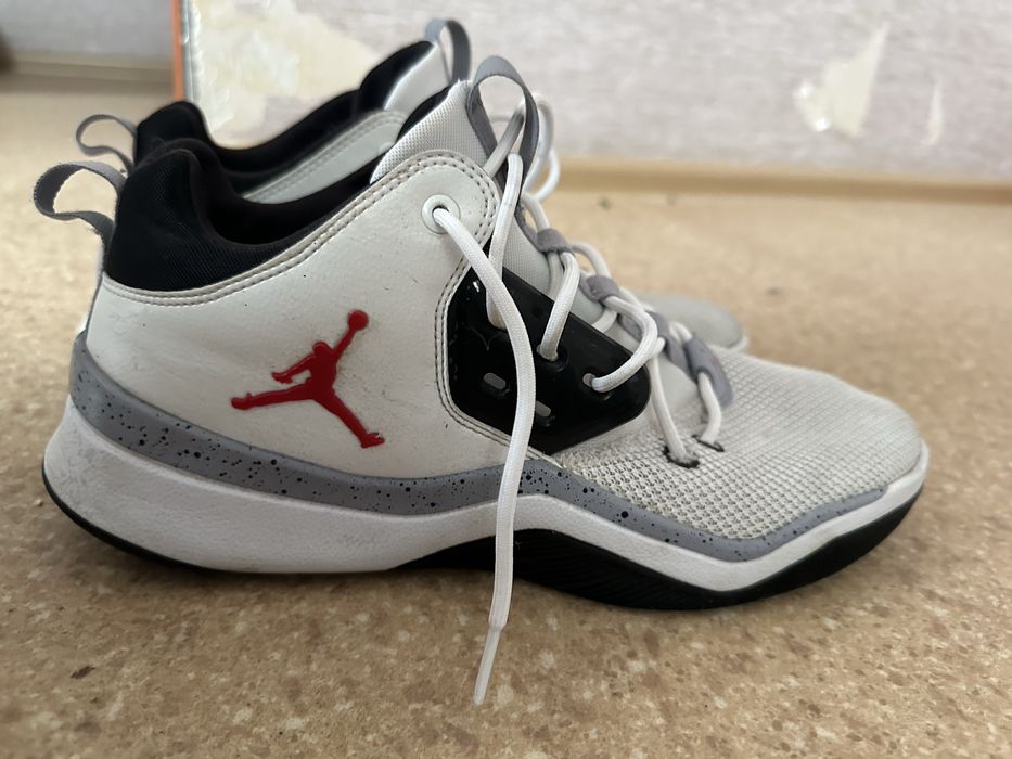 Кроссовки jordan