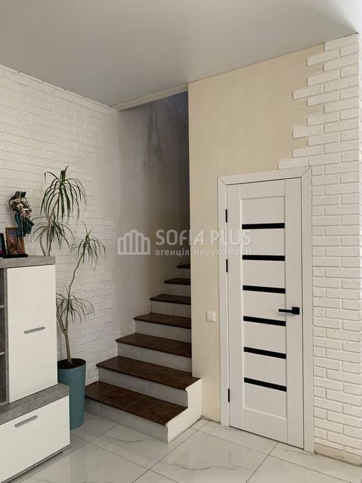 2-эт. дом, 92м2, 2.5 сот, Петропавловская Борщаговка, Полтавская 5А, с