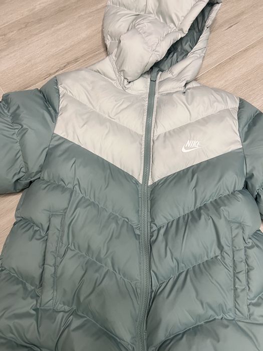 куртка.     Nike