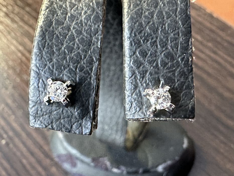 Золотые серьги пусеты с бриллиантами 585 проба акция распродажа