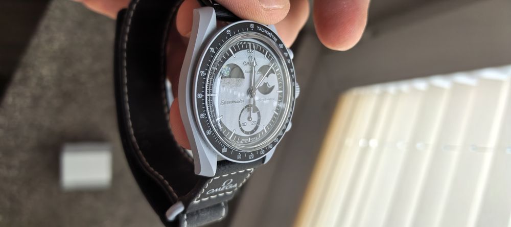 Omega swatch Mission to Earthphase