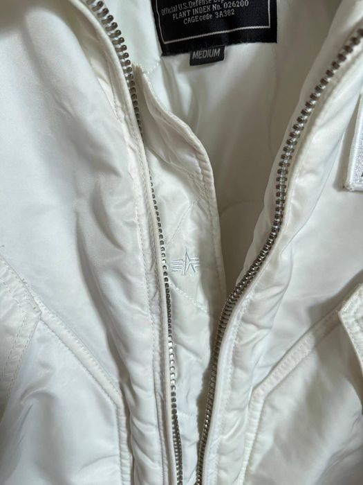 Kurtka bomberka Alpha Industries CWU-45 (biała)