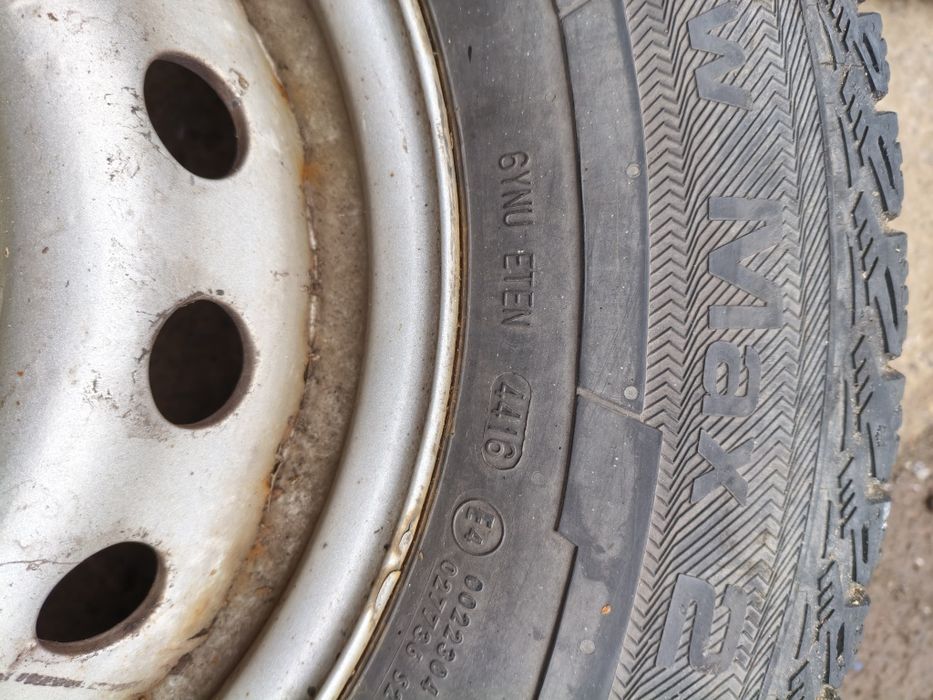 Продам шини Uniroyal Snow Max