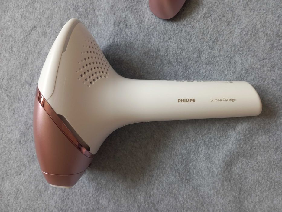 Фотоепілятор Philips Lumea Prestige