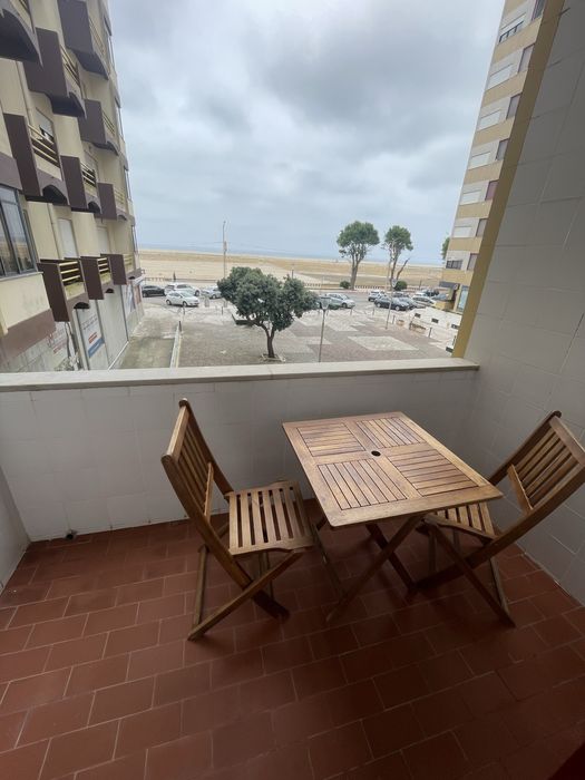 Vende-se apartamento T1 Figueira da Foz em frente à praia