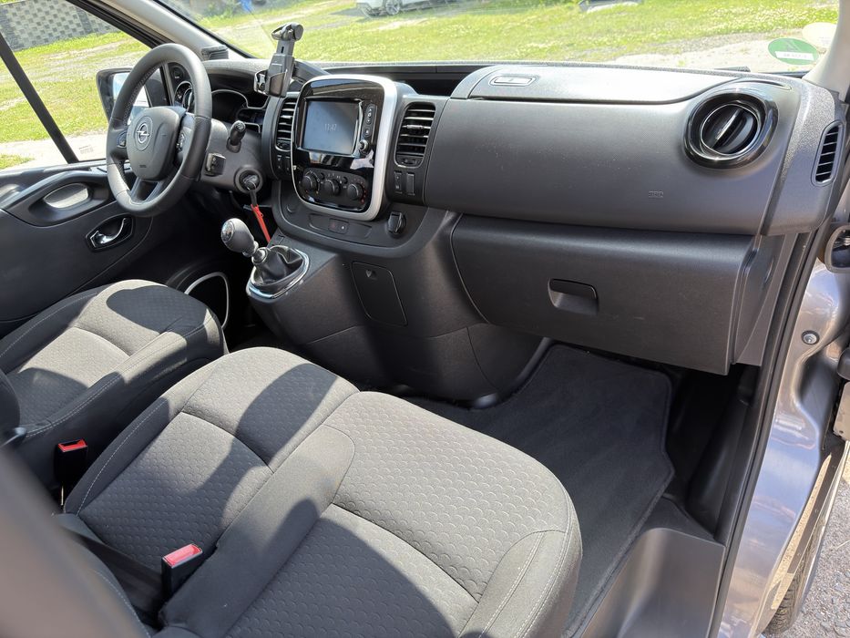 Свіжопригнаний Груз-Пас Opel Vivaro Long 2018