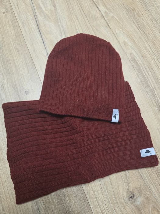 Zestaw czapka  komin bordo  line prążki