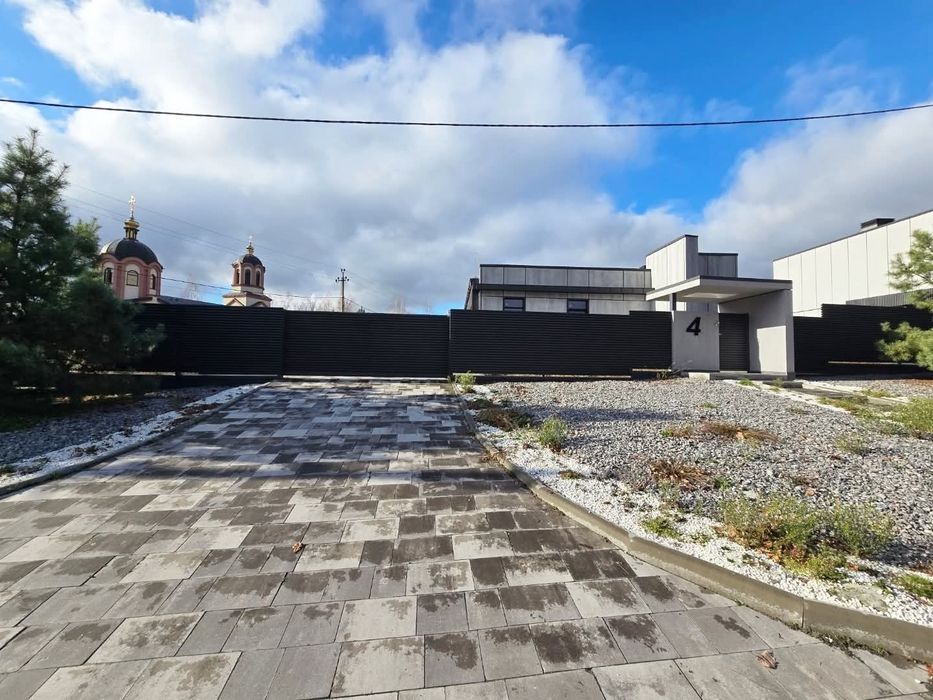 Будинок 1 поверх 135 м2 8 соток землі 4 паркомісця с. Іванковичі