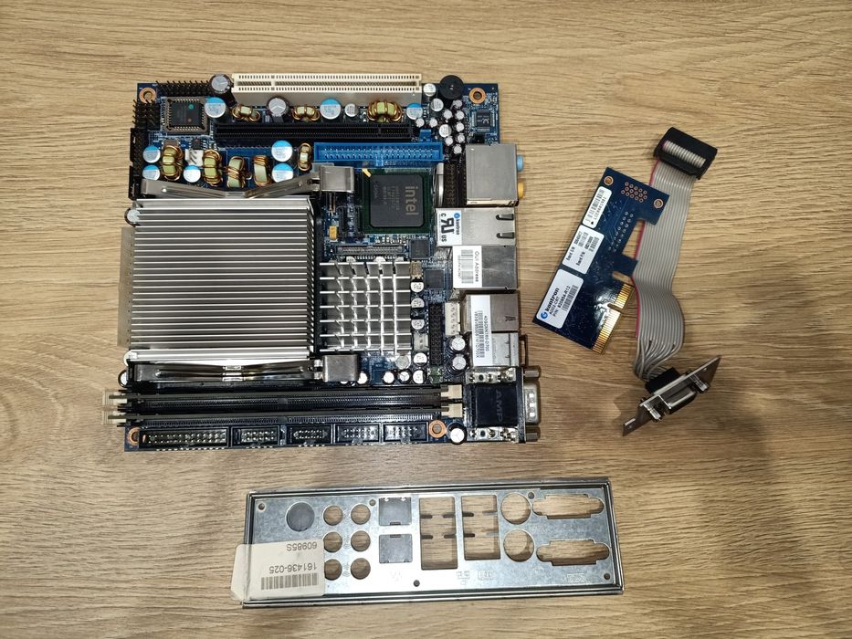 Kontron 986LCD-M/mITX