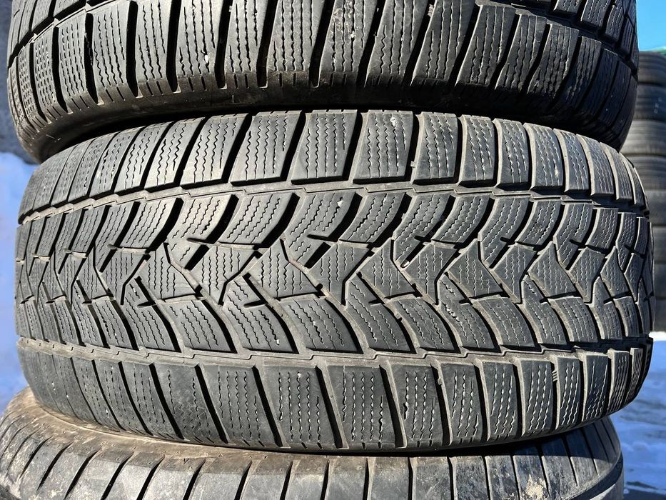 Шини б/у 235/55 R17 Dunlop комплект, зимова резина R17;Склад шин