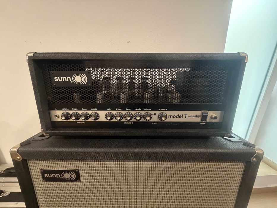 Amplificador de guitarra Sunn O))) Model T - Fender RI - com coluna