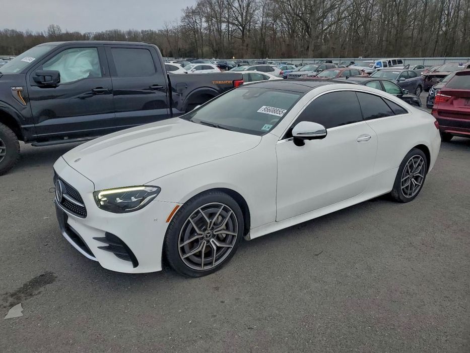 Mercedes-Benz Klasa E 3.0 / Pakiet AMG / niski przebieg /