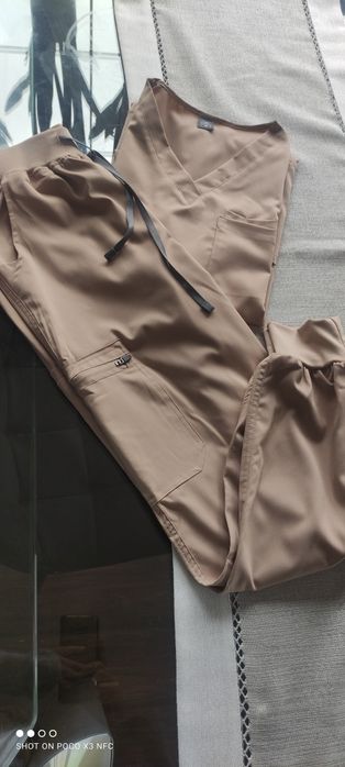 Fartuch komplet L Nowy