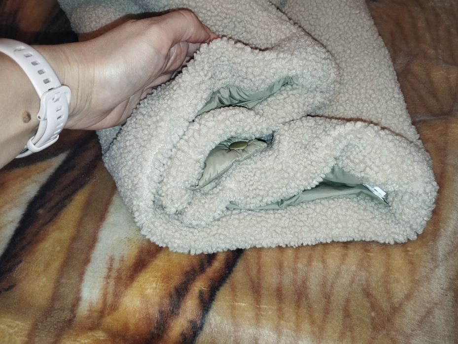 Куртка для дівчинки з шерпи фірми ZARA