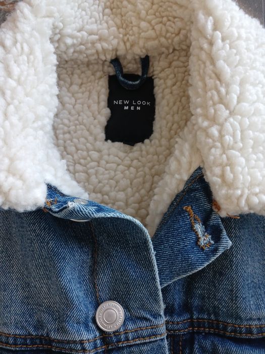 Джинсова курточка утеплена.