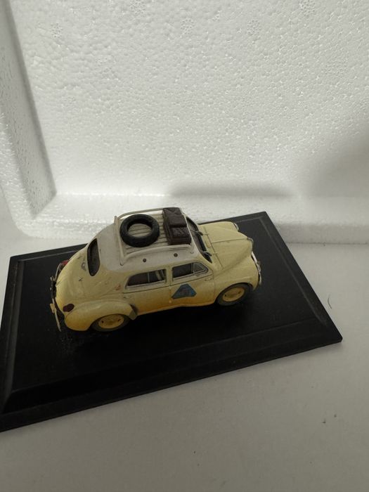Renault 4CV escala 1:43