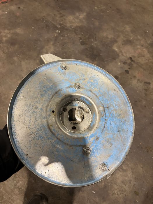 Talerz tarcza dysk rozsiewacza Kuhn Rauch łopatki