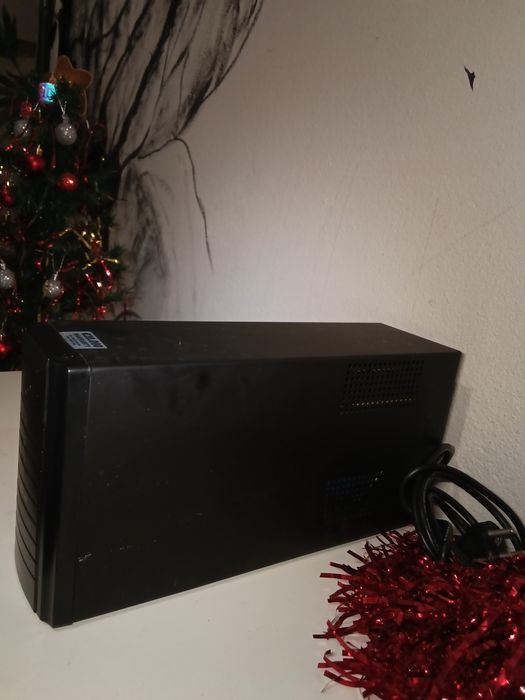 Nobreak (UPS) Trust Oxxtron 1000VA