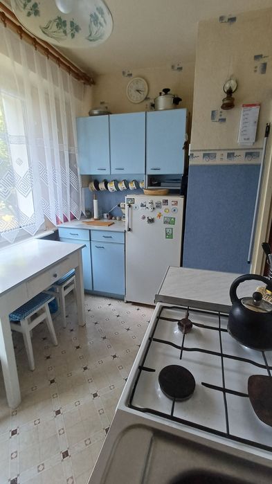 Mieszkanie 58 mkw, balkon, 1 piętro, kw, w Piotrkowie.
