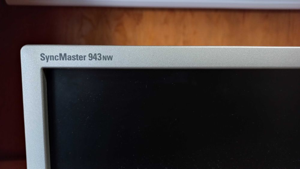 Monitor 19" Samsung SyncMaster 943nw