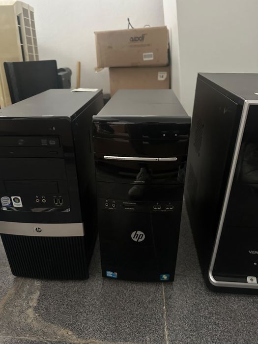 Várias Torres de Computador
