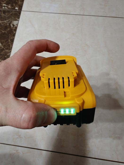 Акумулятор DeWALT 20 volt max 8.0Ah Li-Ion