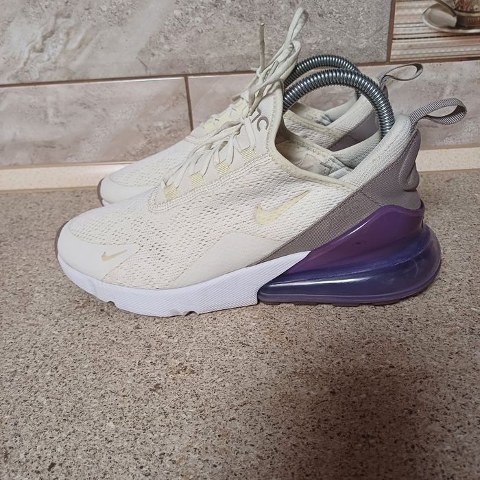 Продам красовкы фирмы Nike размер 39