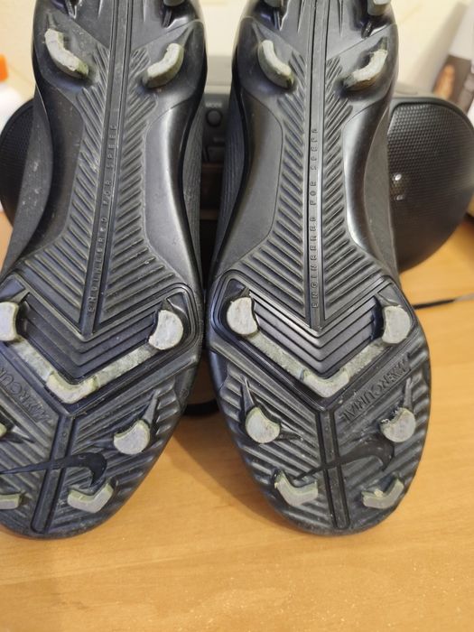 Бутсы футбольные р.35.5 Nike  (оригинал)