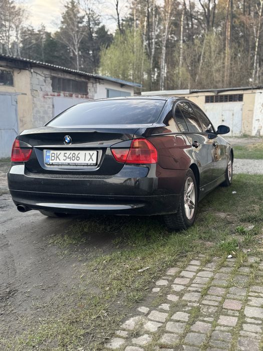 Продам БМВ Е90 седан