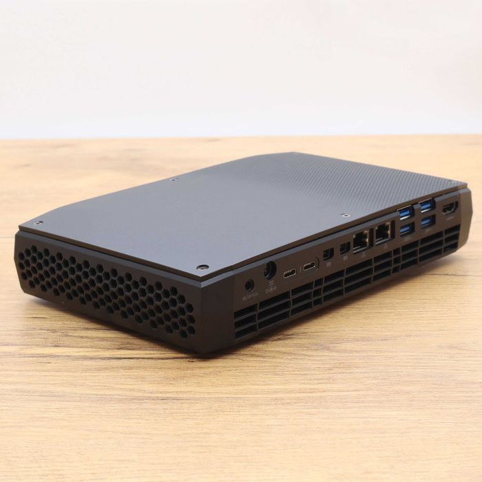 Intel NUC Hades Canyon 8I7HNK1 (i7/32RAM/SSD)