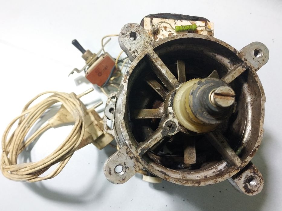 Колекторний високо оборотний двигун