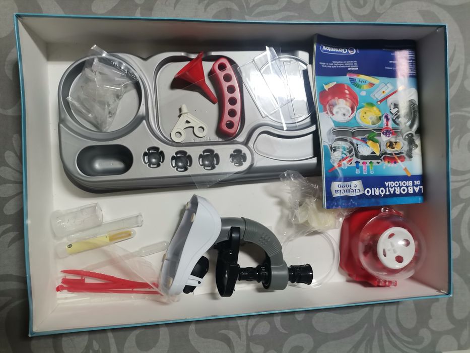 Jogo de laboratório de biologia