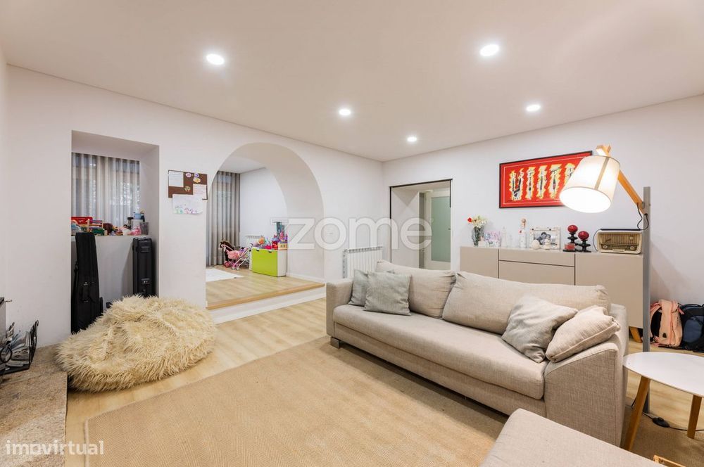 Moradia com lote de 1000 m², localizada no centro histórico de Brag...