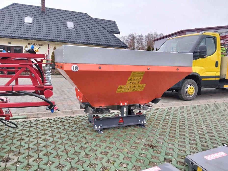 Rozsiewacz dwutalerzowy DEMAROL 1000l