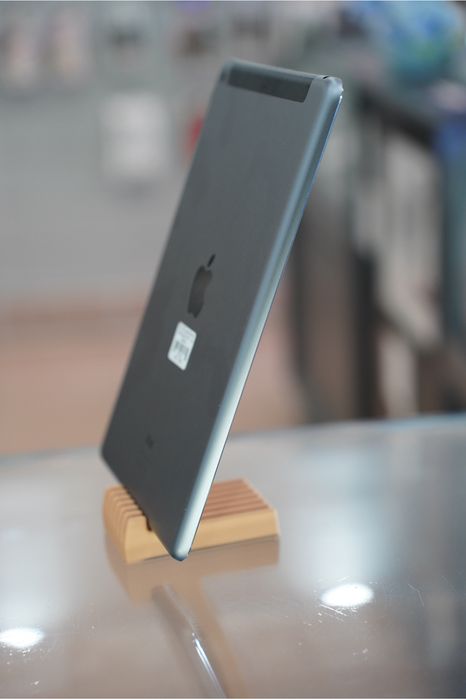 iPad Air 32GB Space LTE