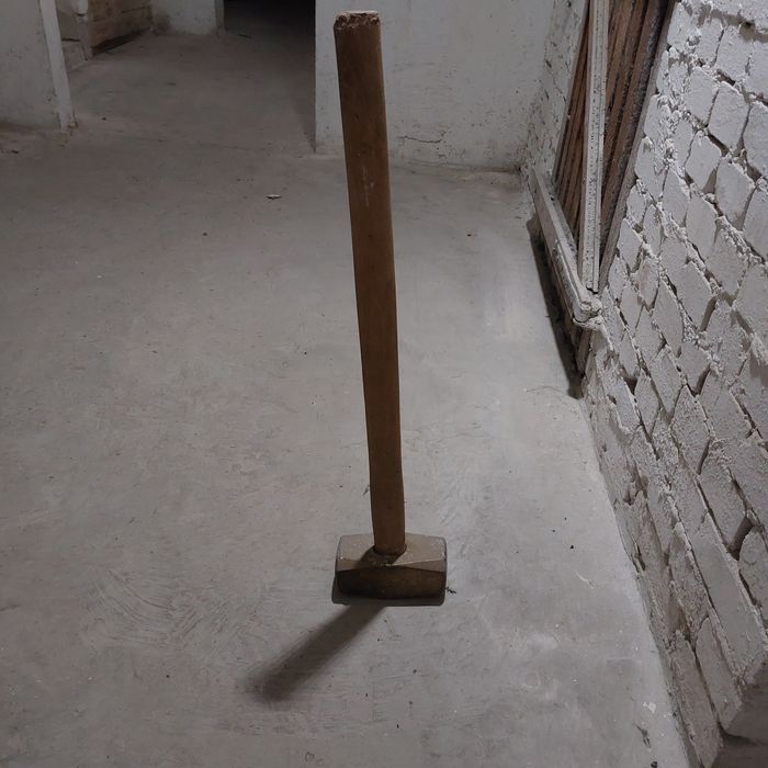 Solidny młot duży