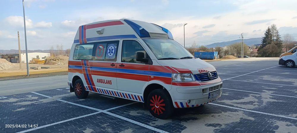 Volkswagen Transporter  Karetka T5 4x4