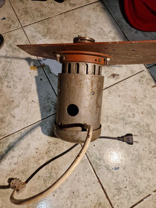 silnik bezszczotkowy z wyłacznikiem i mocowaniem silnika i napędu