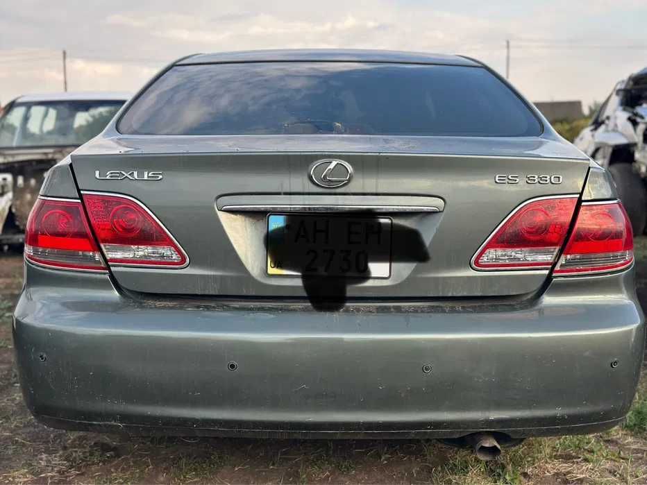 Кришка багажника  на авто  Lexus  2001-2006 року В наявності