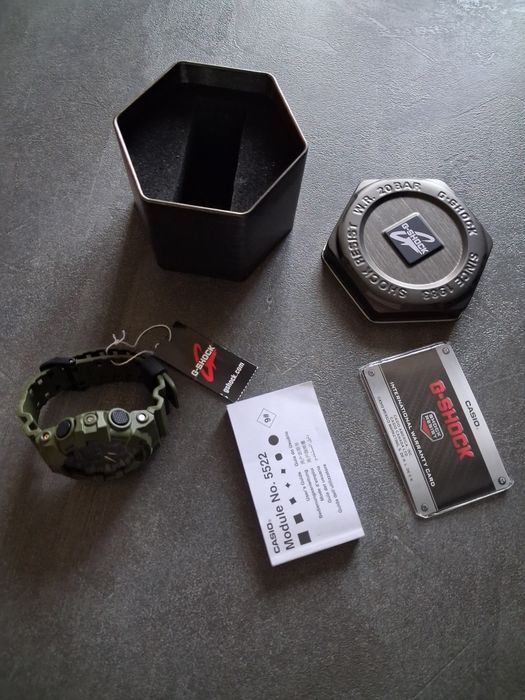 Продам годинник Casio GA700UC-3A