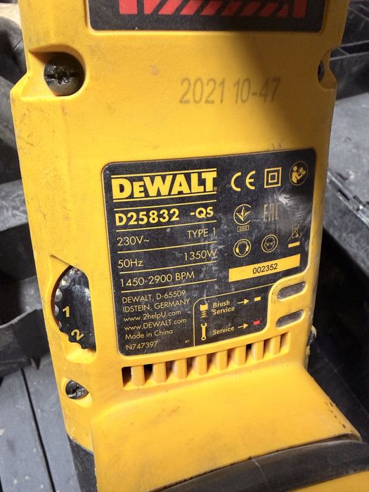 Młot sds-max Dewalt d25832