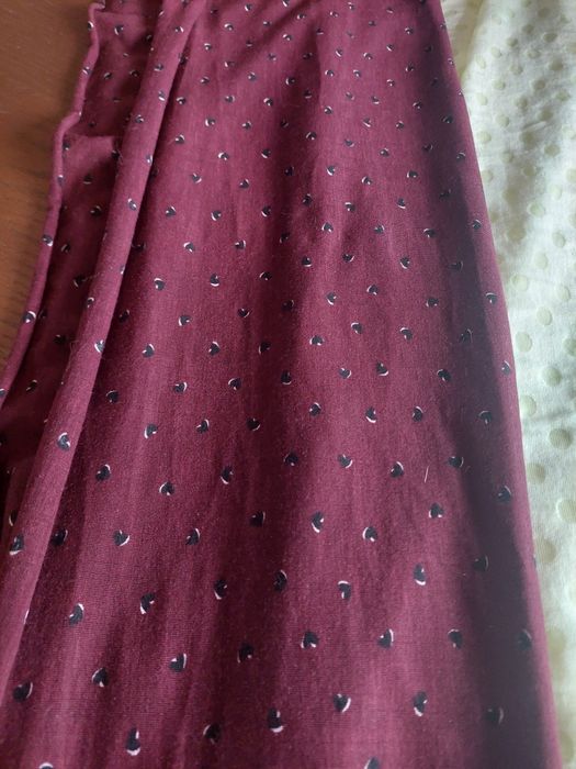 dwa kominy bordowy i jasnożółty